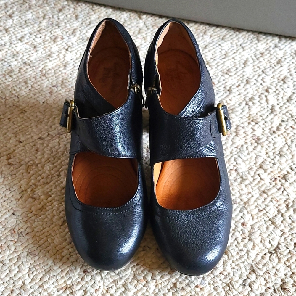 Clark's Black Heels Size 7.5